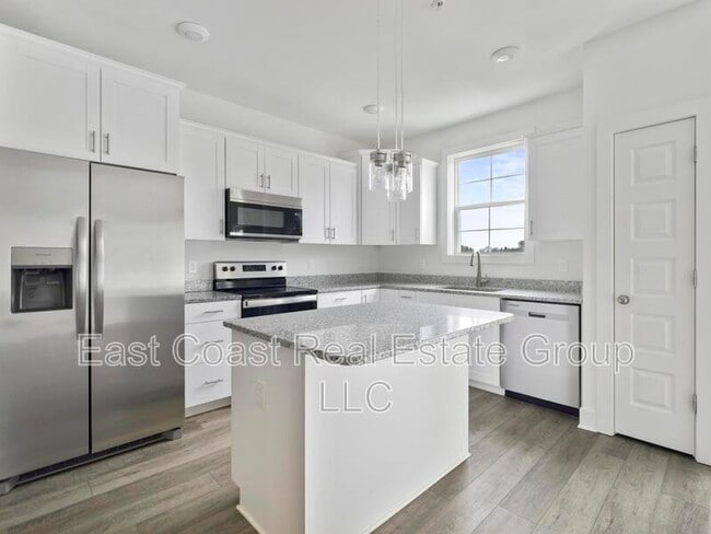 Building Photo - 11089 Gopher Dr N