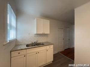 Building Photo - 827 Steves Ave