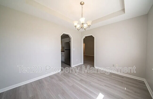 Building Photo - 3007 Longmont Ln