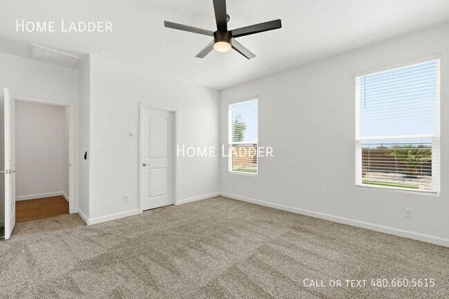 Building Photo - 2713 N Camden Dr
