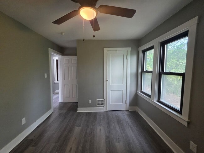 Building Photo - Newly updated 3 bedroom 1 bath house in Upper Hill!