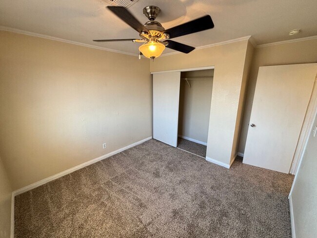 Building Photo - Spacious 3BED/3BATH Two story home located...