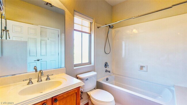 Building Photo - 348 Hanbury Manor Ln