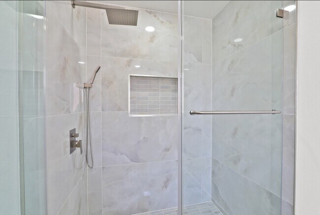 Building Photo - 21525 Vía Pepita