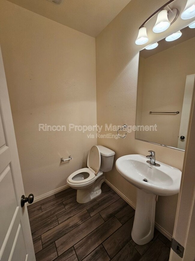 Building Photo - 2464- Blossom Ridge Ct