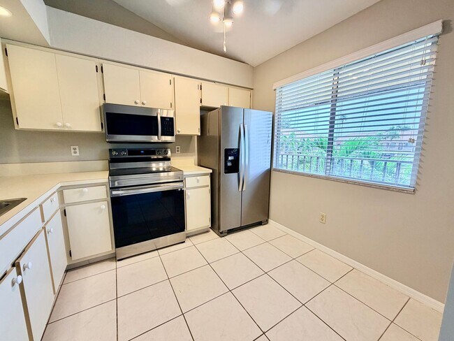 Building Photo - 13076 Cross Creek Ct
