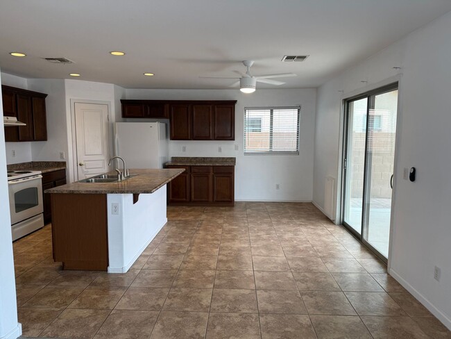 Building Photo - 2712 E Denim Trail