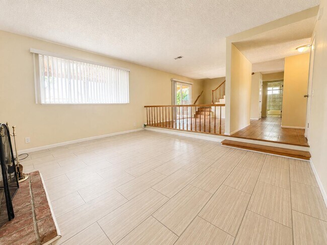 Building Photo - 137 Washington Dr