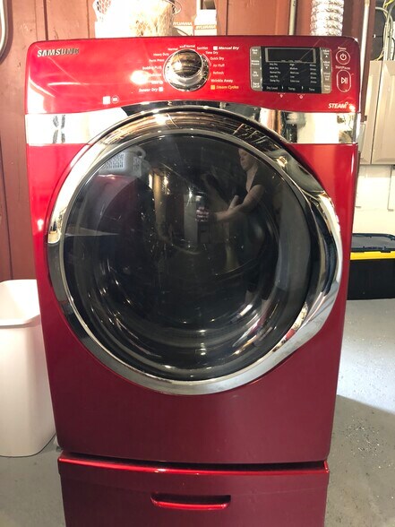 HE front load washer (the other unit has their own washer and dryer) - 623 S 60th St