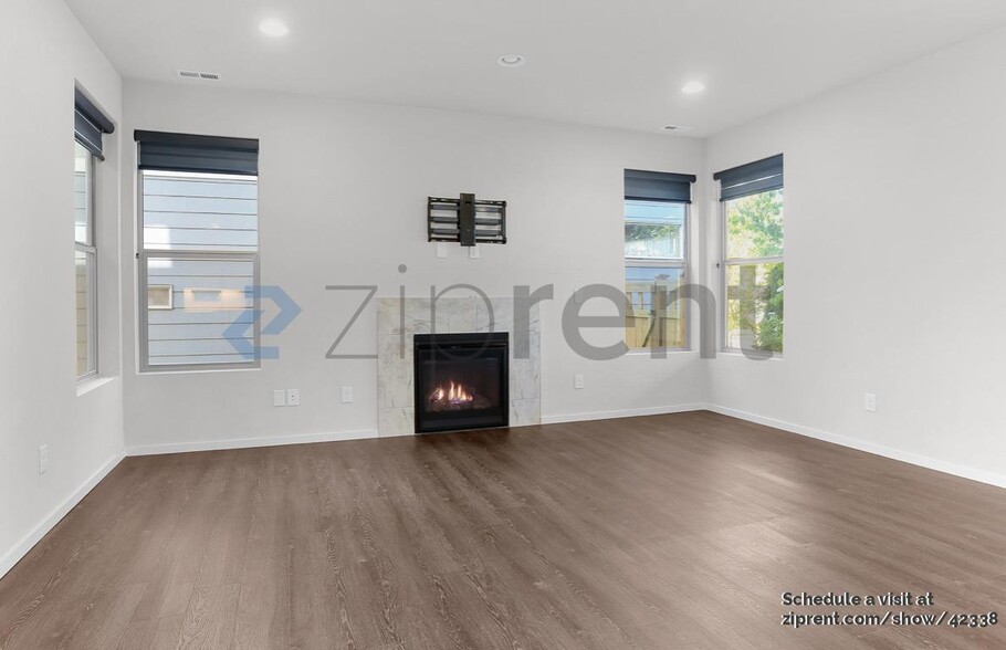 Building Photo - 32830 Madrona Ave SE