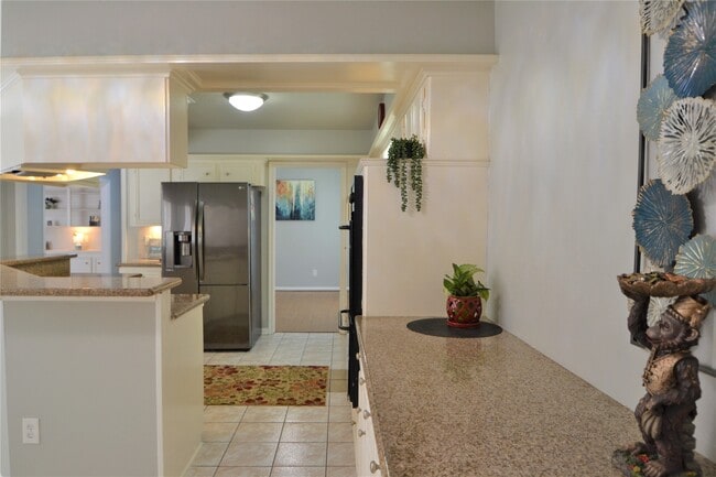Building Photo - 15927 Tumbling Rapids Dr