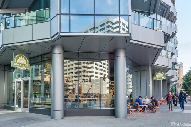 Building Photo - 201 Folsom St