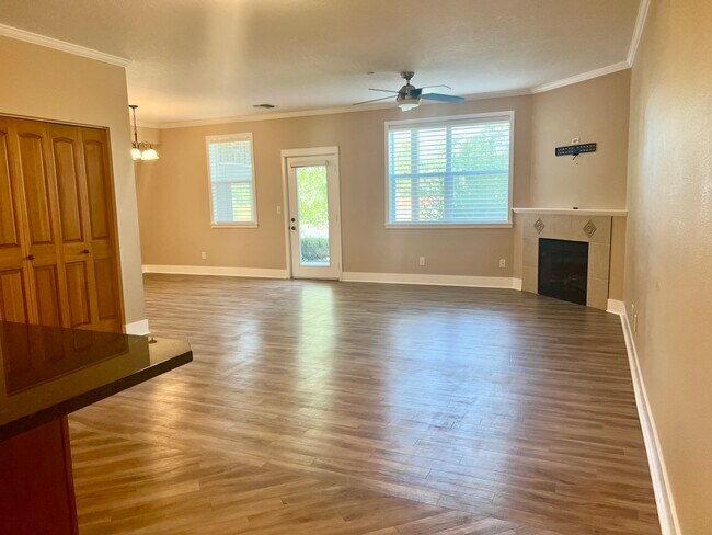 Building Photo - 2025 Mullan Rd