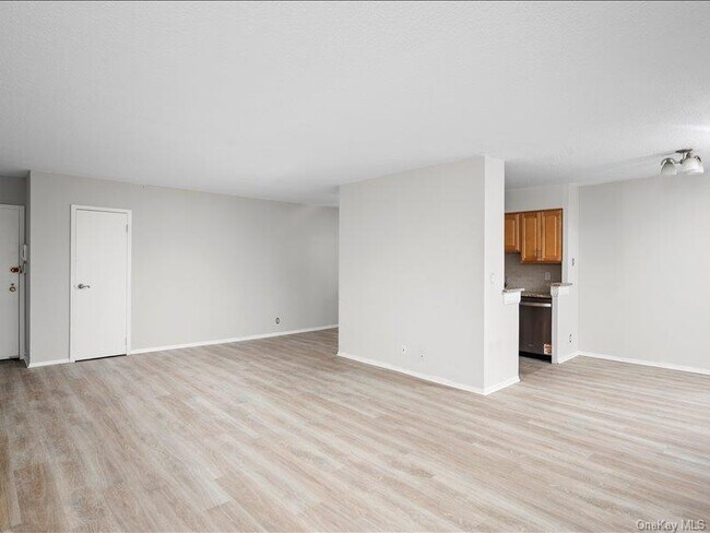 Building Photo - 15 Stewart Pl
