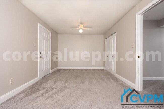 Building Photo - 1290 Holmespun Dr