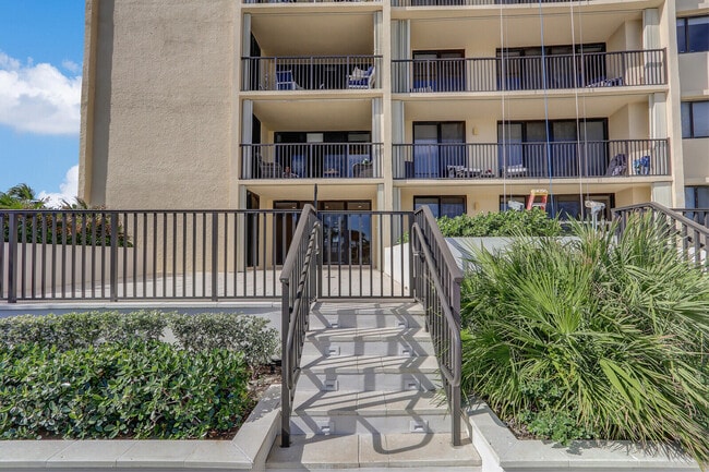 Building Photo - 200 Ocean Trail Way