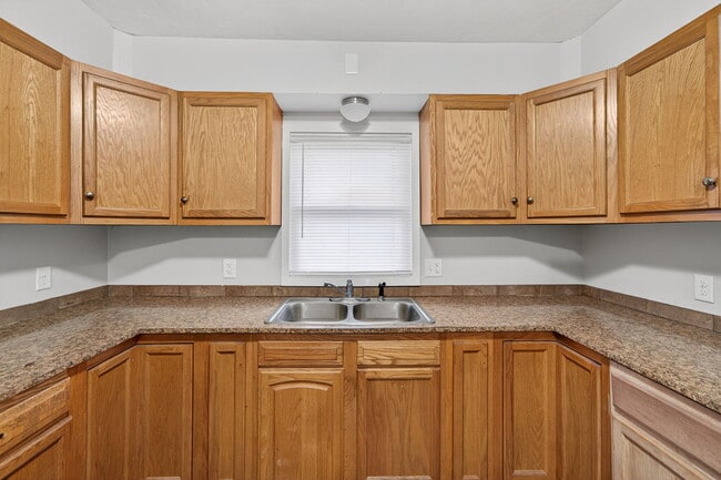 Building Photo - 336 Smith St