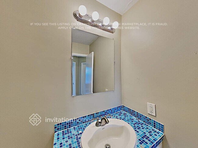 Building Photo - 10105 SW 141st Ct