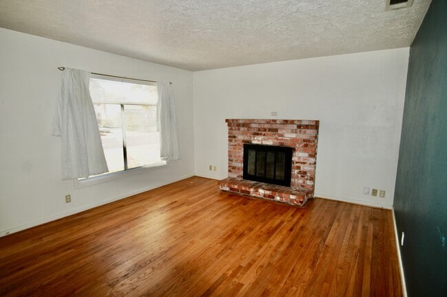 Building Photo - 2739 Kroy Way