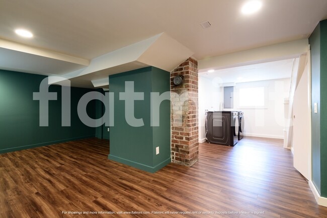 Building Photo - 8520 13th Ave NW