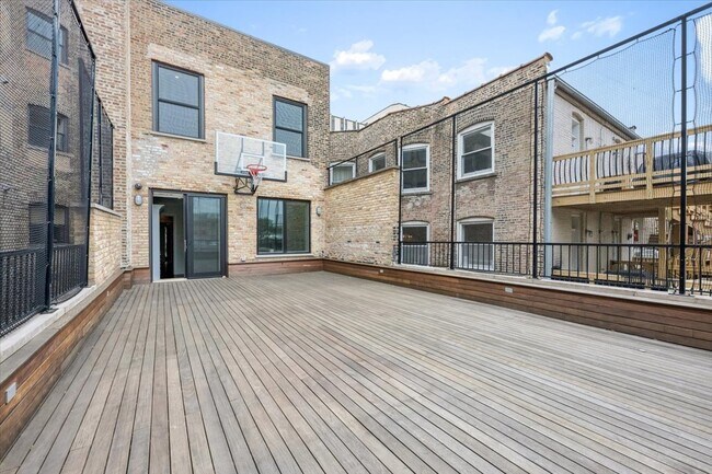 Building Photo - 458 W Deming Pl