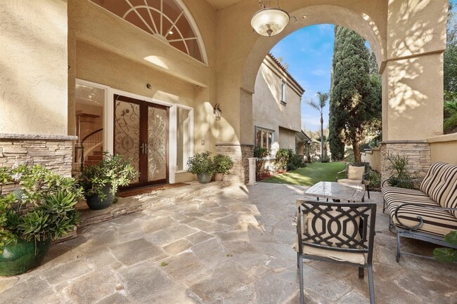 Building Photo - 459 Flores De Oro