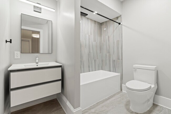 Building Photo - 1732 Spruce St