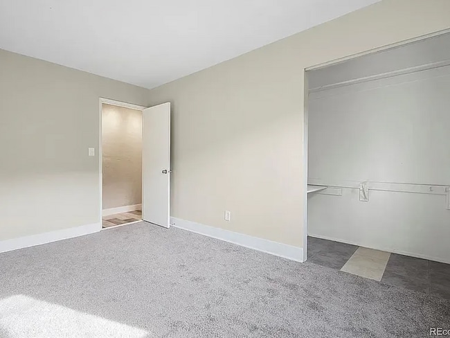 Building Photo - "Spacious 3-Bed, 2-Bath Condo Retreat in P...
