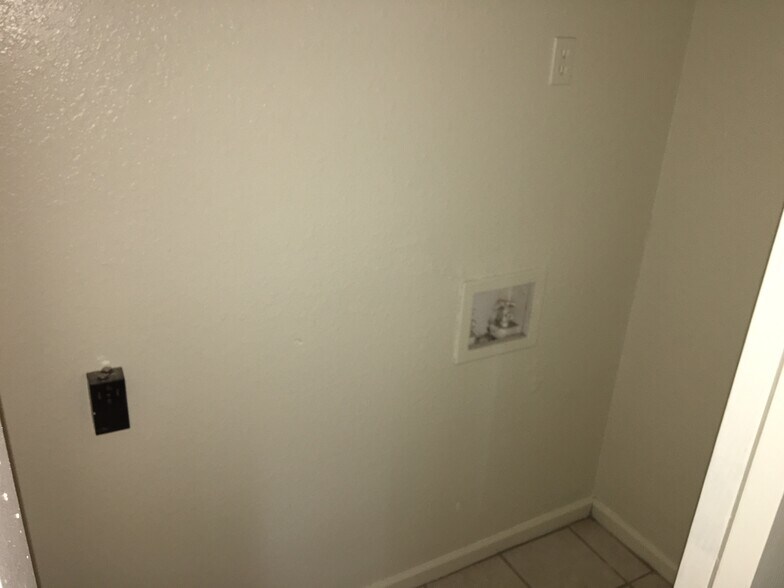 Laundry Room - 2678 Ernest Street