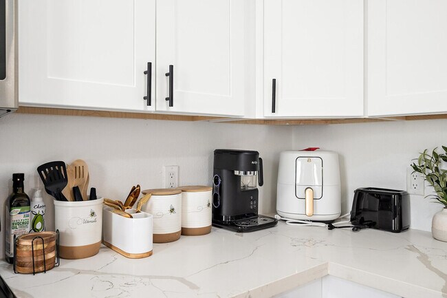 Building Photo - 2228 W Georgia Ave