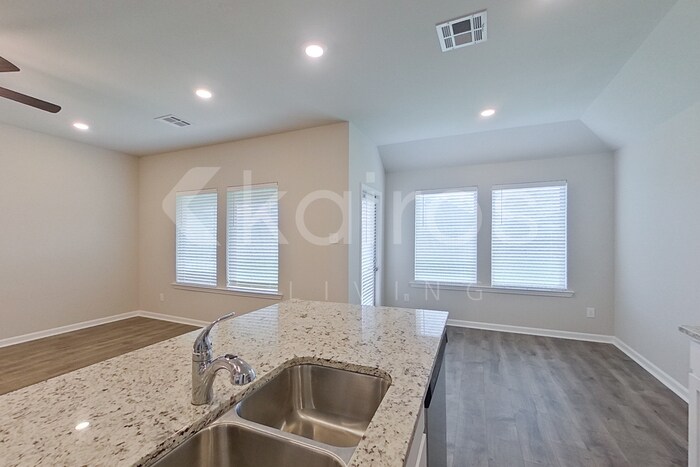 Building Photo - 118 ORTHELLO COURT