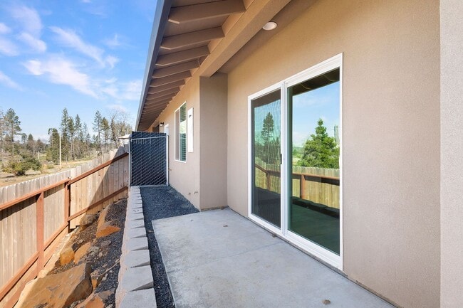 Building Photo - 6377 Oak Way