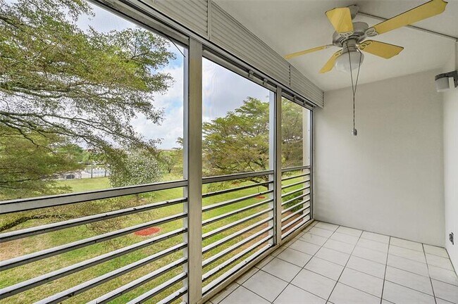 Building Photo - 1604 Abaco Dr