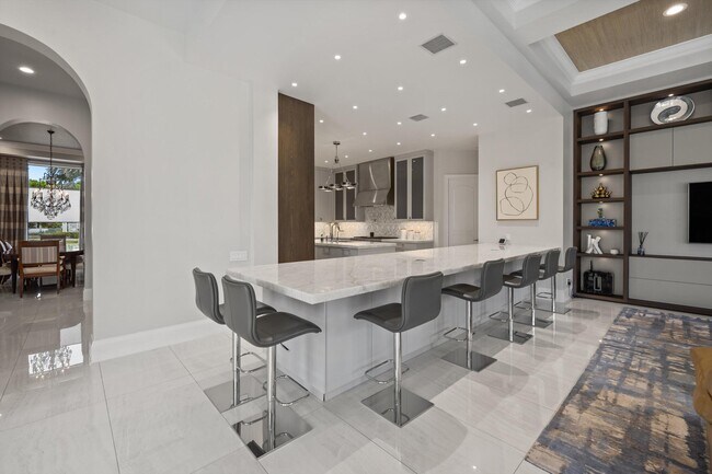 Building Photo - 7474 NE Bay Cove Ct