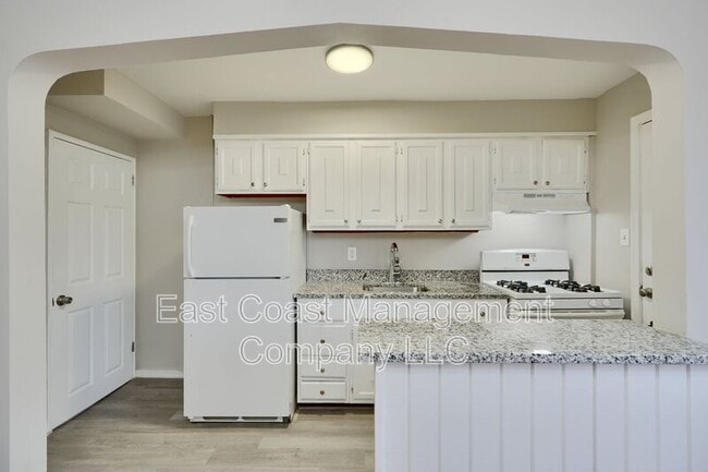 Building Photo - 1535 Chilworth Ave