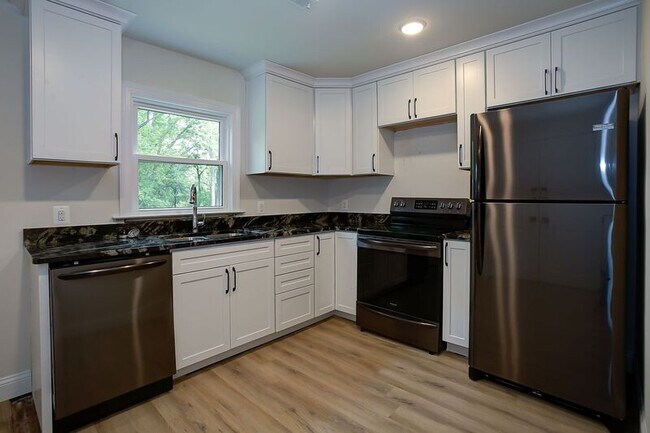 Building Photo - 249 Stribling Ave
