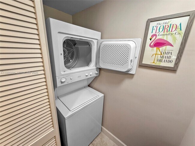 Building Photo - 55 Merrick Wy