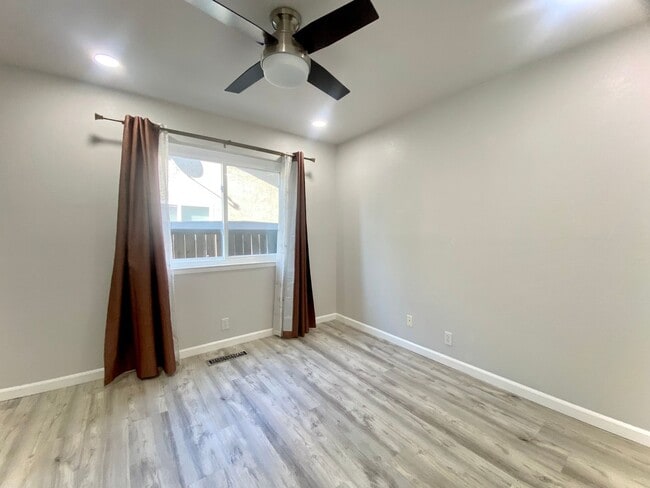 Building Photo - Elegant Fremont Weibel Home with Fruit-Fil...