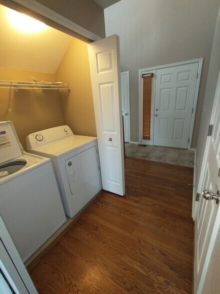 Laundry - 4607 Fish Hawk Pt