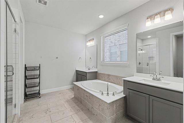 Building Photo - 1700 Rain Lily St