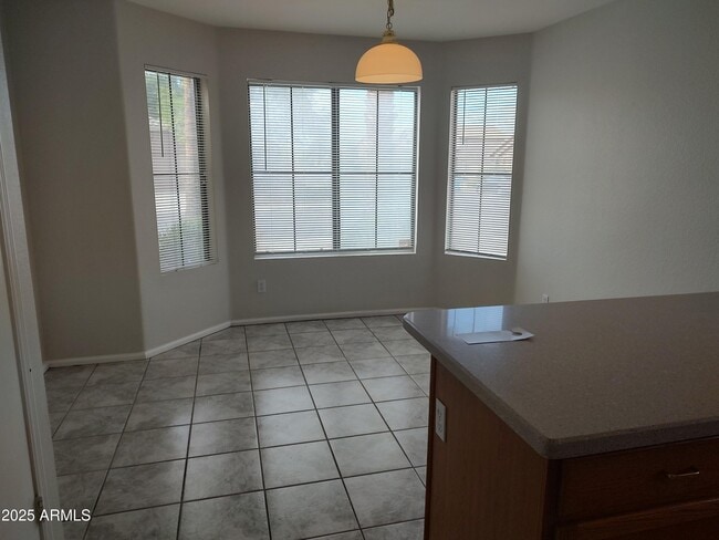 Building Photo - 3220 E Hononegh Dr
