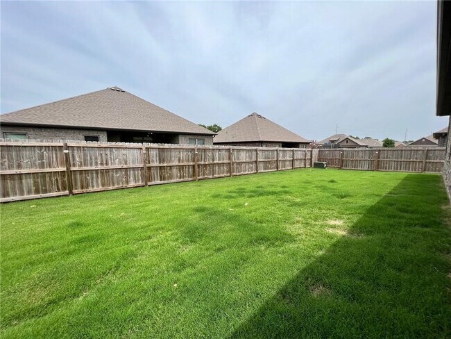 Building Photo - 301 Cisterna Dr