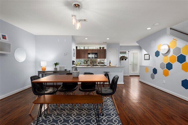 Building Photo - 3044 Commerce St