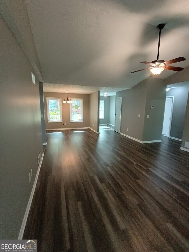 Building Photo - 697 Pepperwood Trail