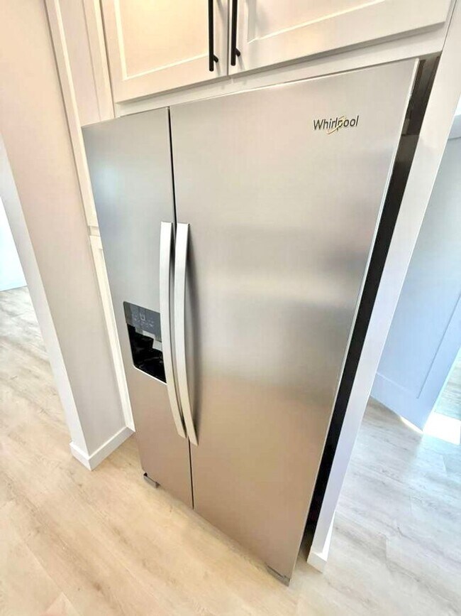 Building Photo - Arbor Heights 2-Bedroom Home in a Prime Location