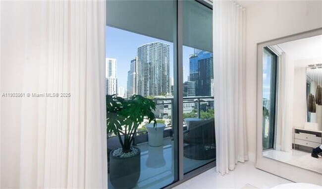 Building Photo - 92 SW 3rd St