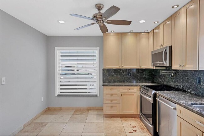 Building Photo - 4949 Village Garden Dr