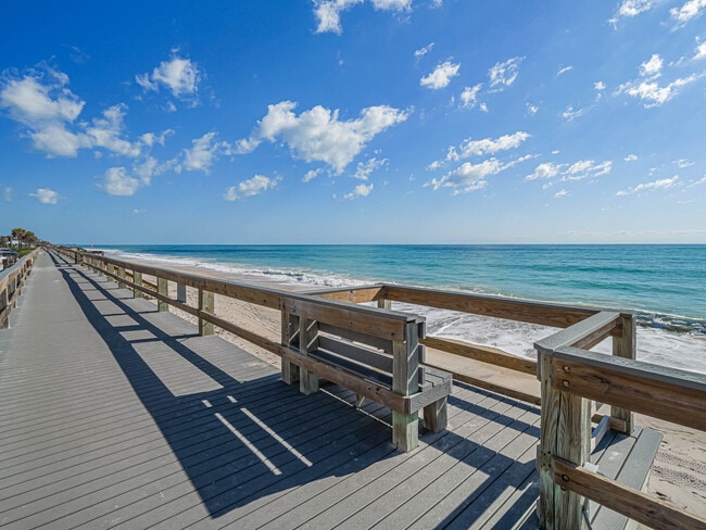 Building Photo - 3939 Ocean Dr