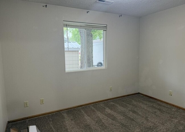 Building Photo - 2117 4th St