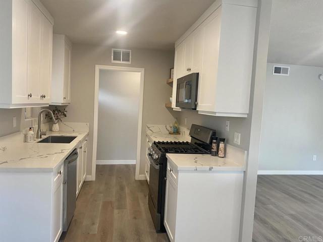 Building Photo - 8821 Greenbrook Way